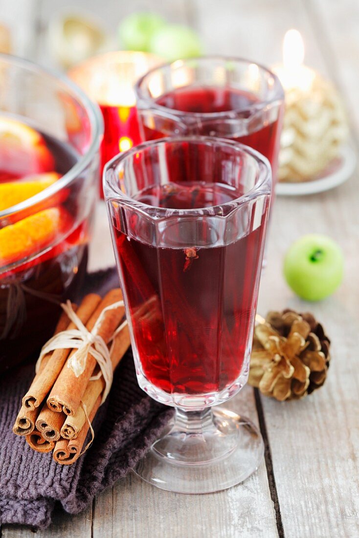 Mulled wine with oranges (Christmas)