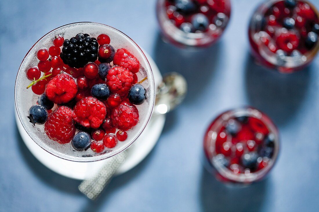 Champagnergelee mit Beeren