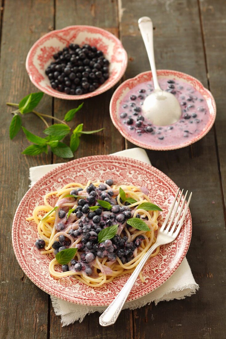 Linguine with blueberry sauce