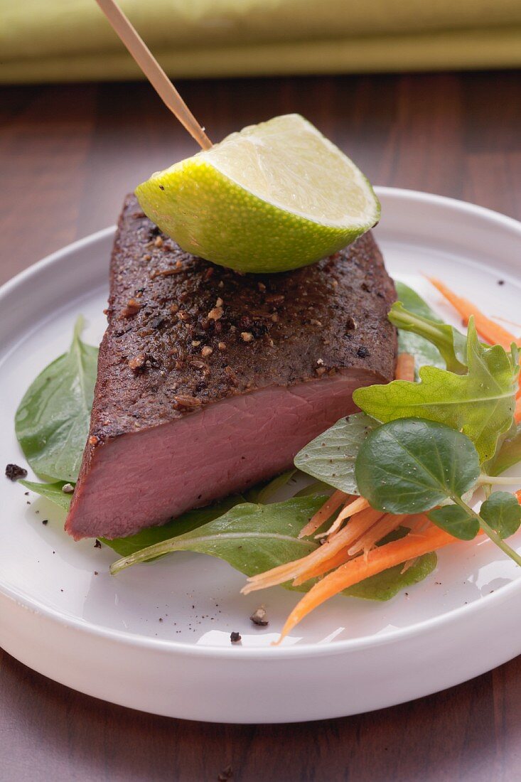 Beef fillet with pepper and lime