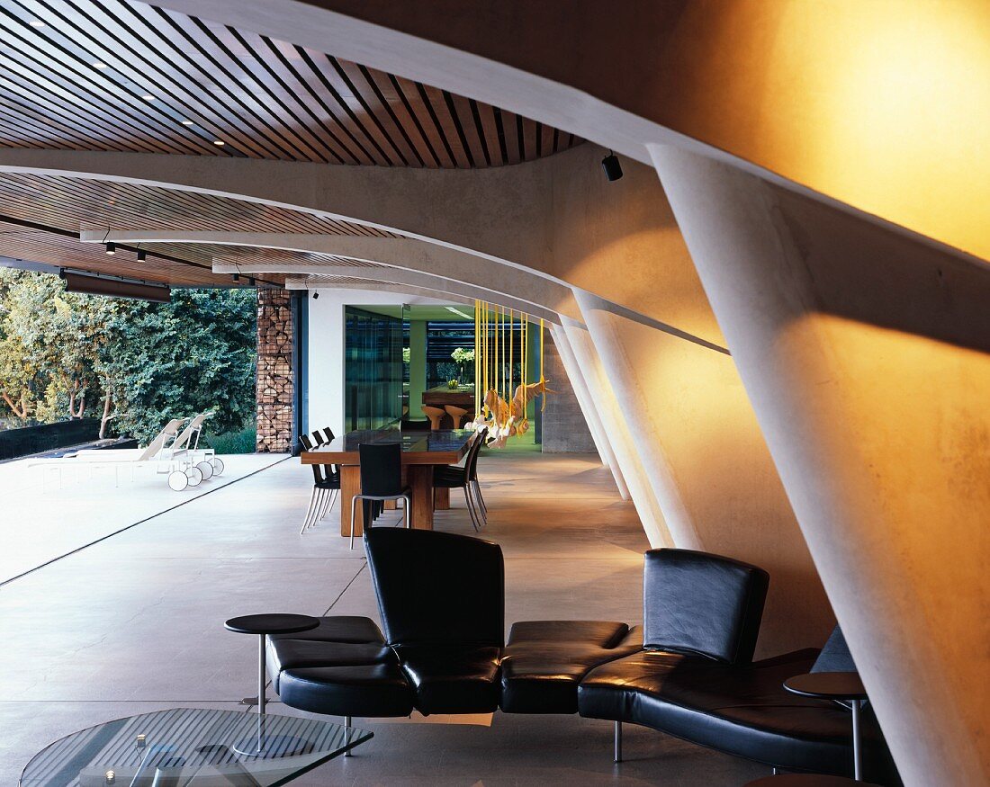 Roofed terrace functions as living room