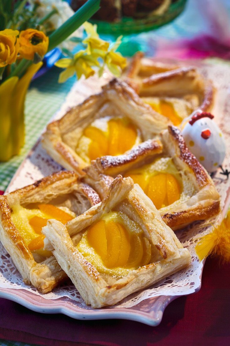 Easter pastries with puff pastry and apricots