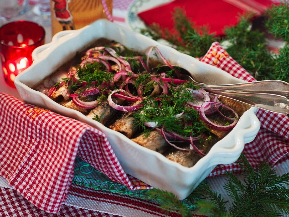 Eingelegter gebratener Strömling zu Weihnachten