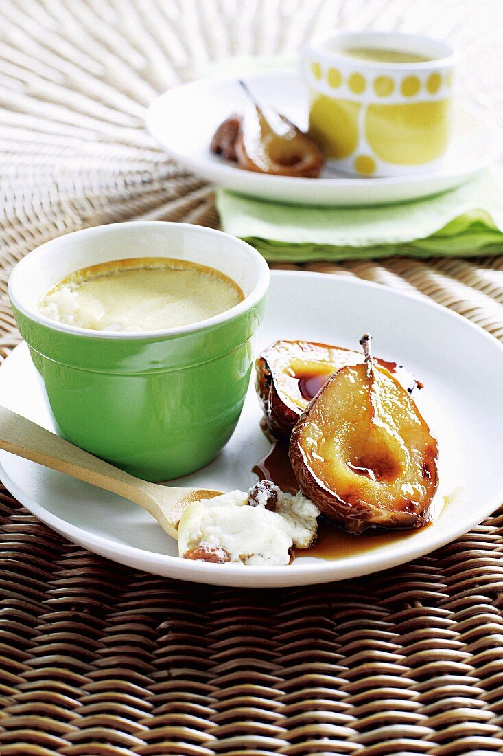 Vanilla ice cream with caramelised pears