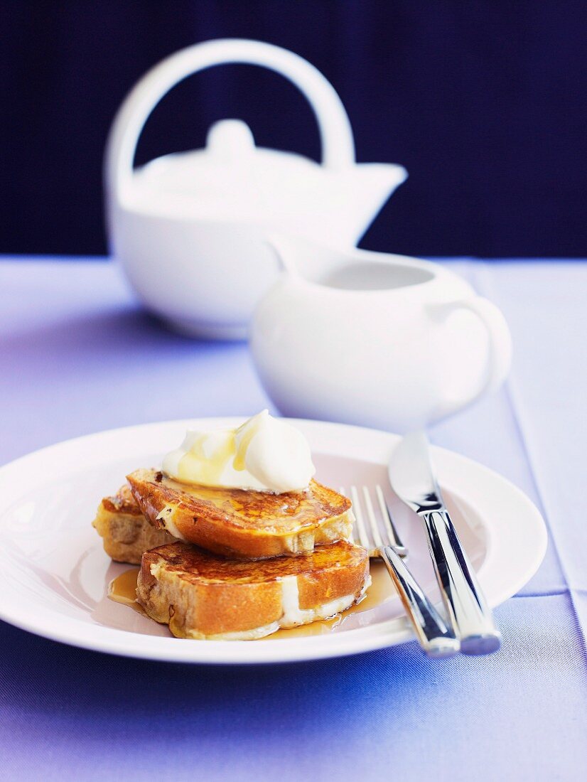 French toast with cream and maple syrup