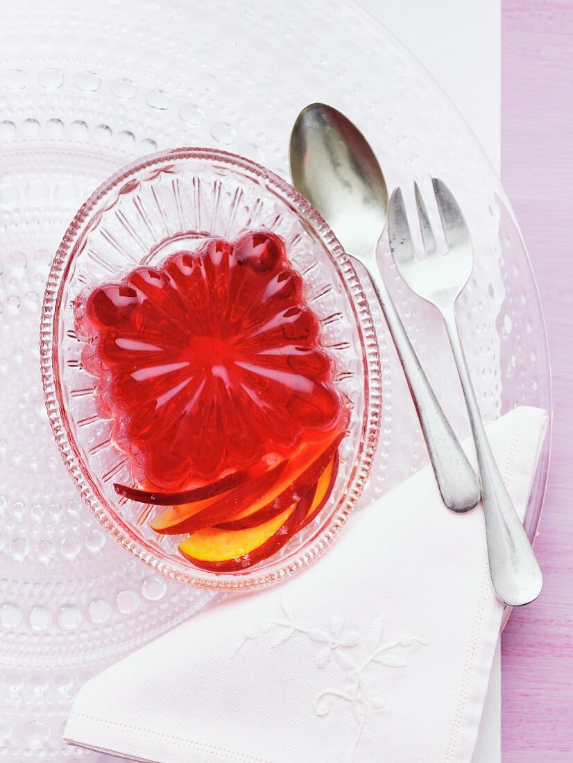 Berry jelly with nectarine slices