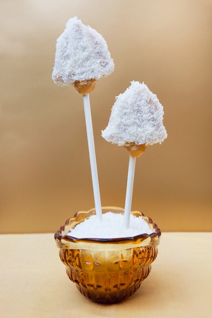 Popcakes with coconut