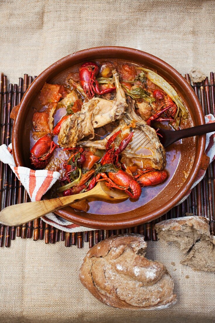 Rabbit stew with crayfish