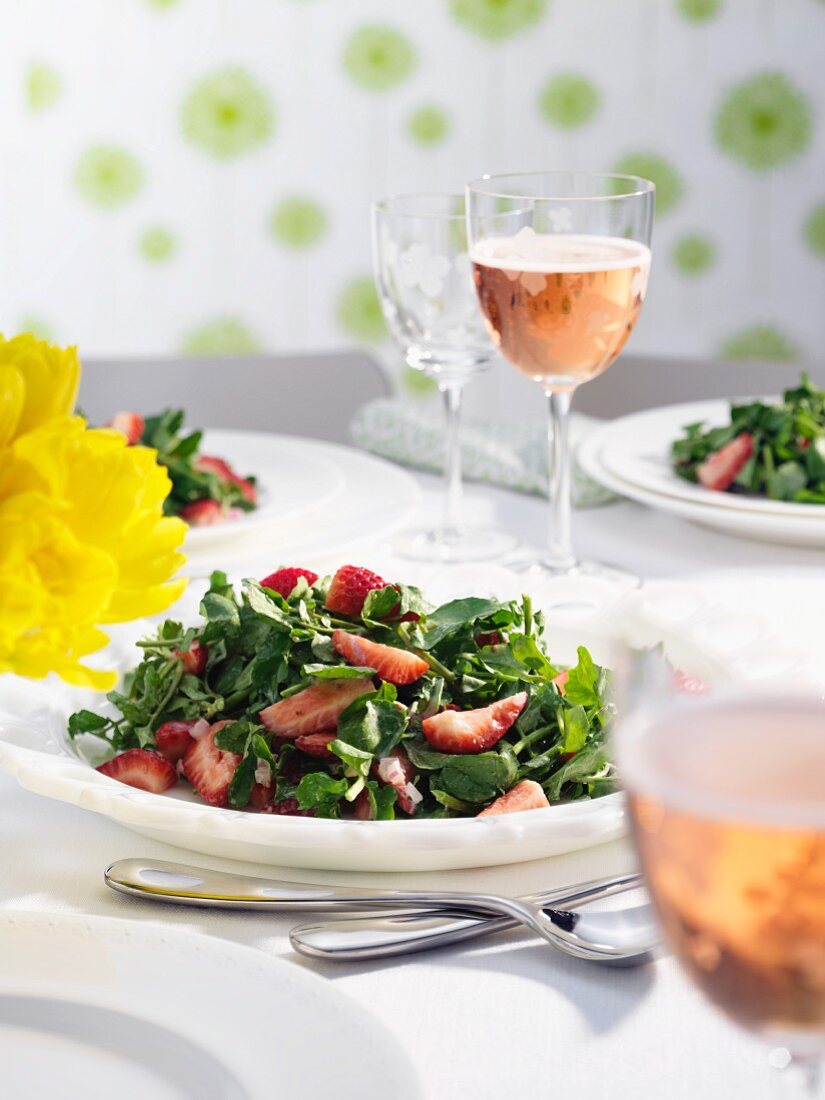 Stinging nettle salad with strawberries