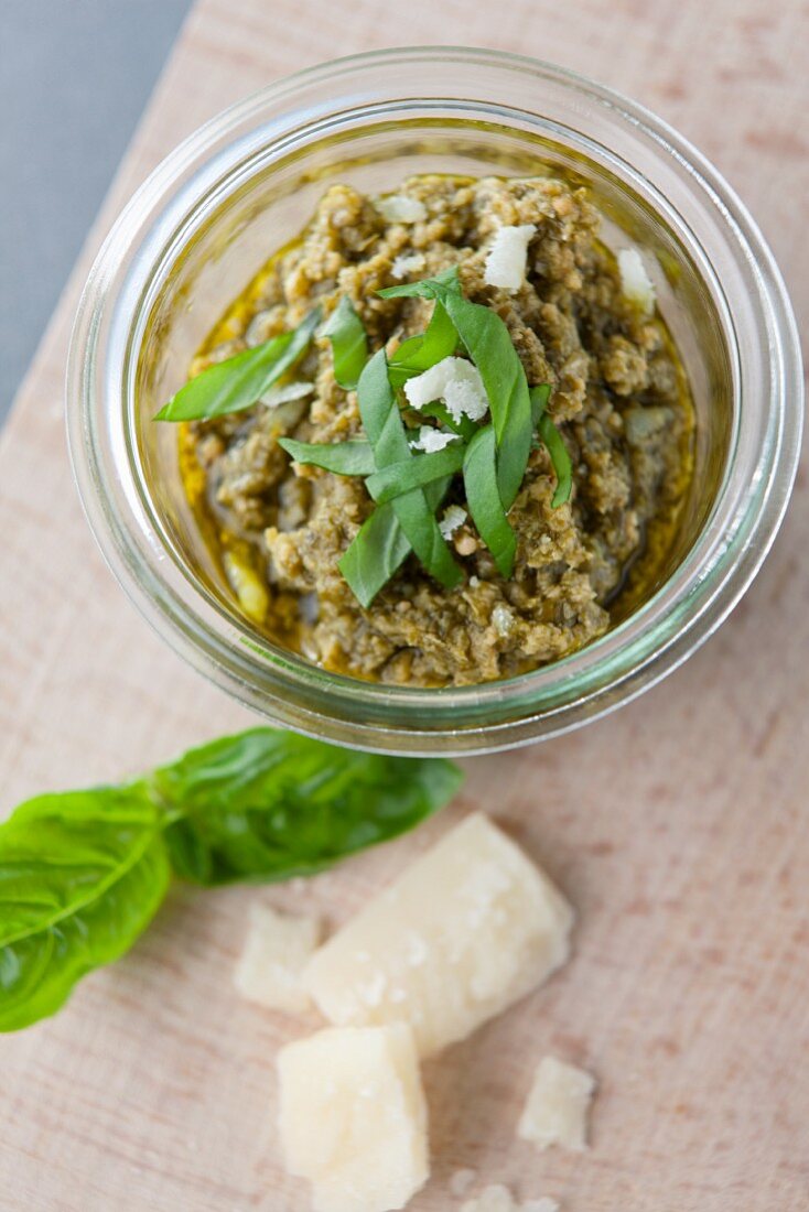 Pesto alla genovese (basil pesto and parmesan cheese, Italy)