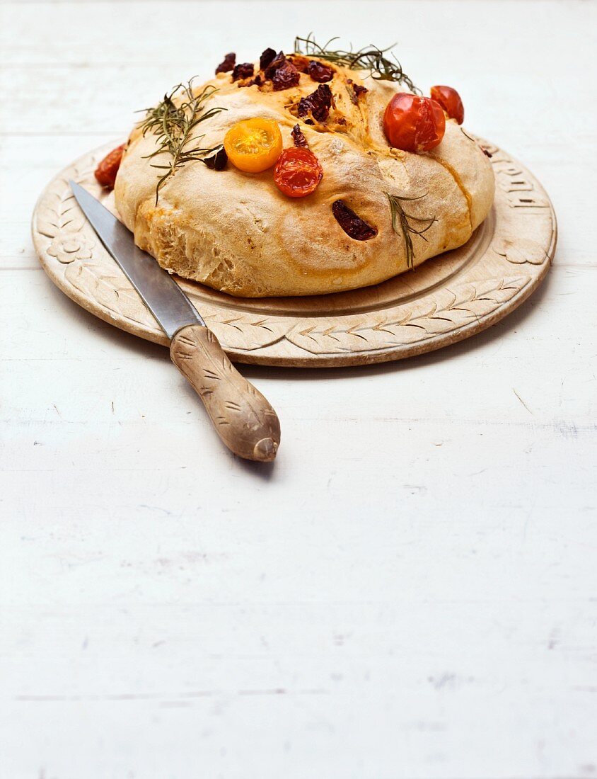 Tomato bread with rosemary and hazelnuts
