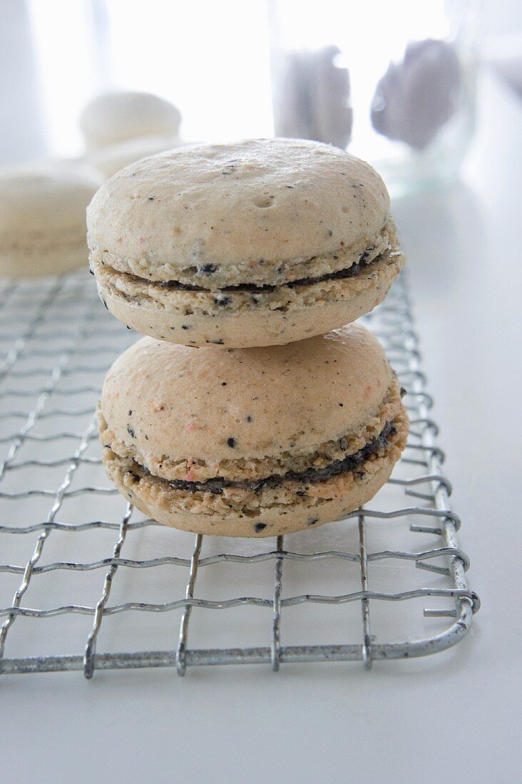 Sesame macaroons