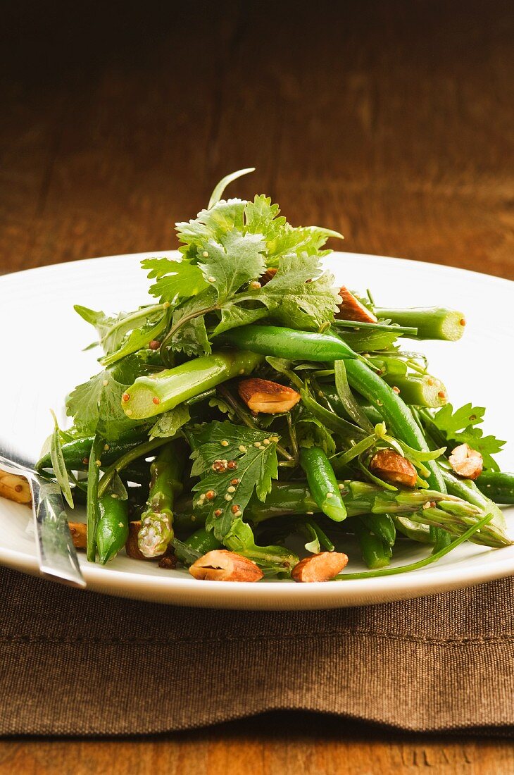 Bean and asparagus salad with almonds