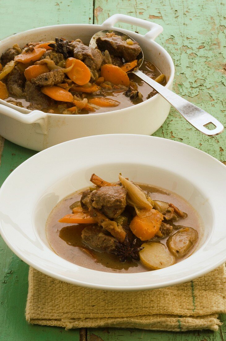 Beef ragout with star anise, carrots and oranges