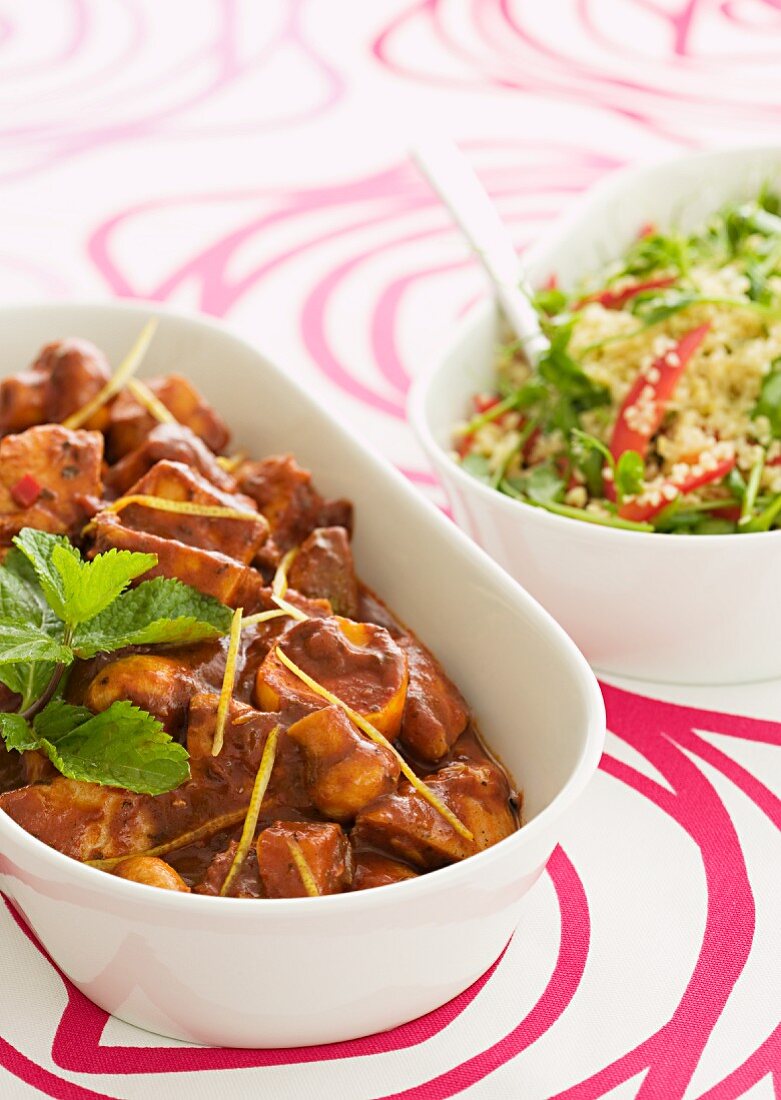 Hähnchen mit Tomaten und Minze, Bulgursalat mit Zitrone