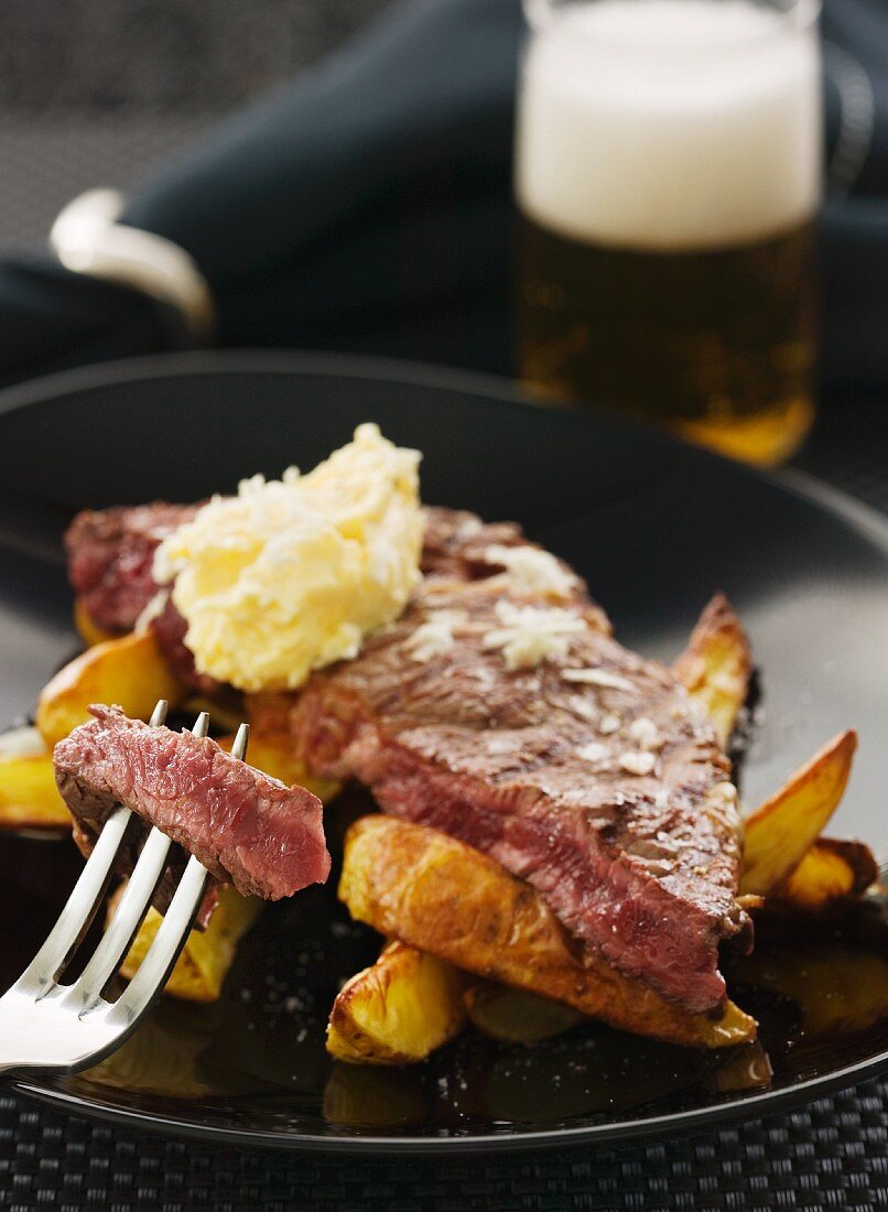 Rindersteak mit Pommes frites