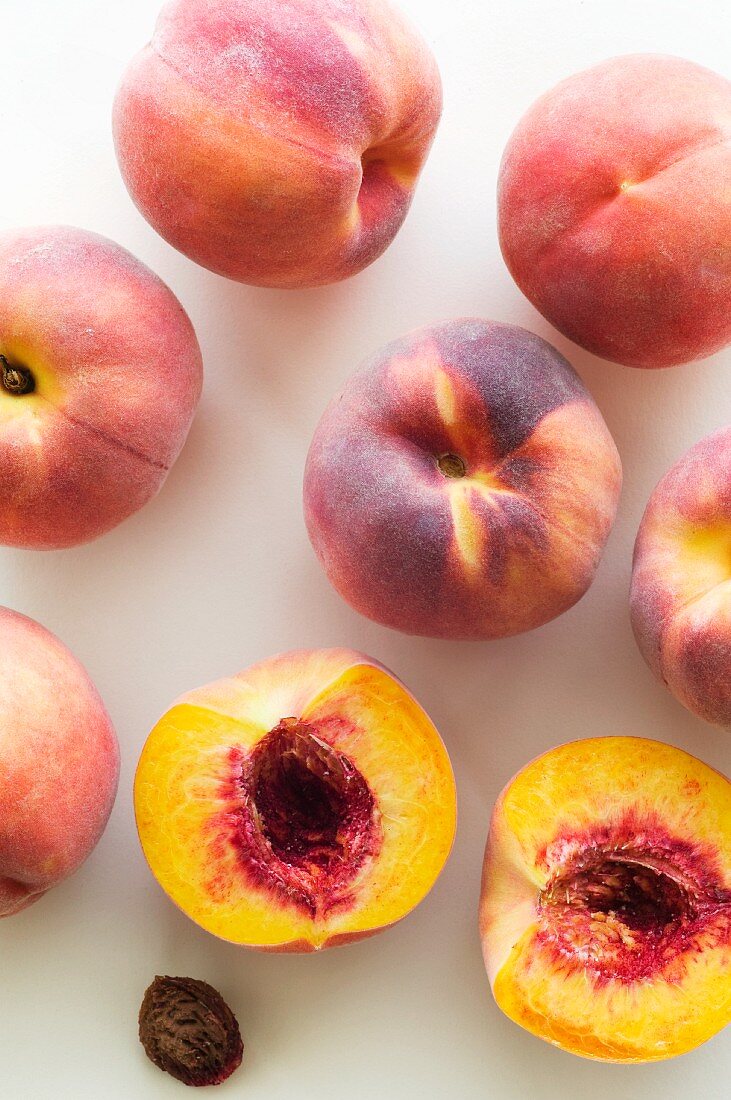 Peaches, whole and halved