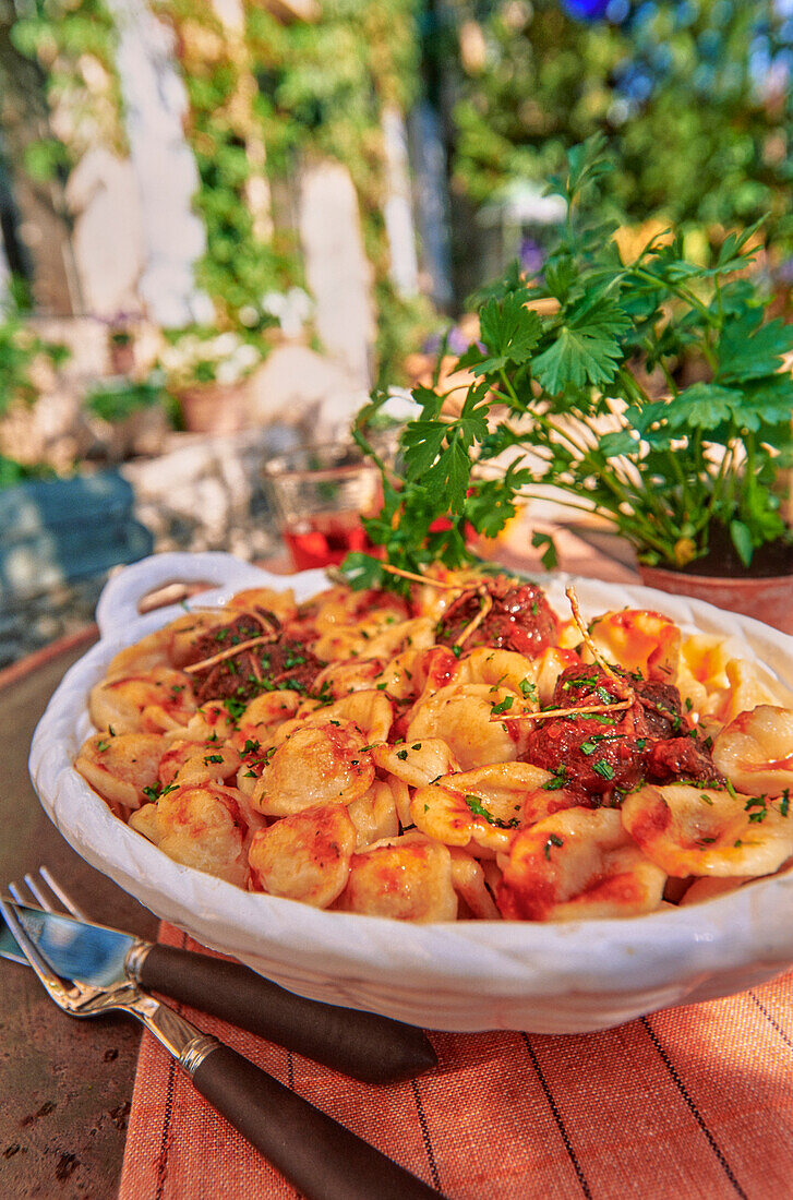 Ravioli di carne al sugo (Nudeln mit Schweinefleischfüllung)