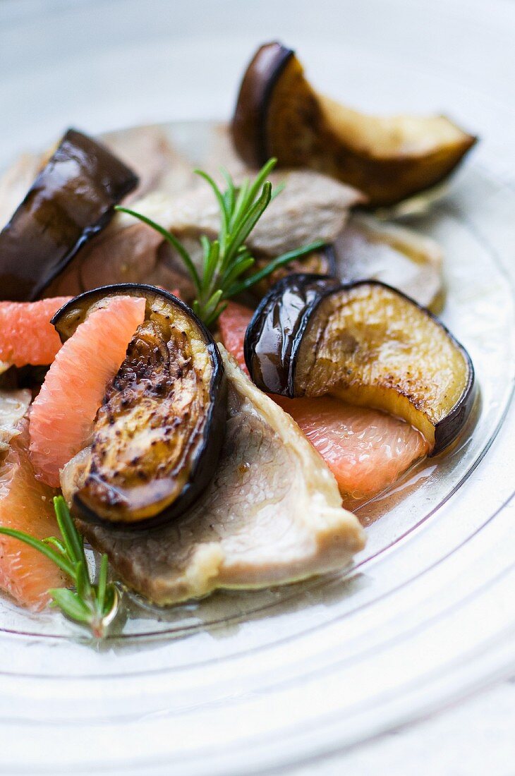 Leg of lamb with aubergines and grapefruit