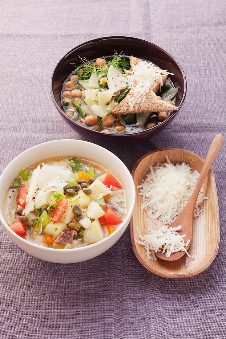 Fenchel-Kichererbsen-Suppe mit Pecorino und Kartoffeleintopf mit Kapern