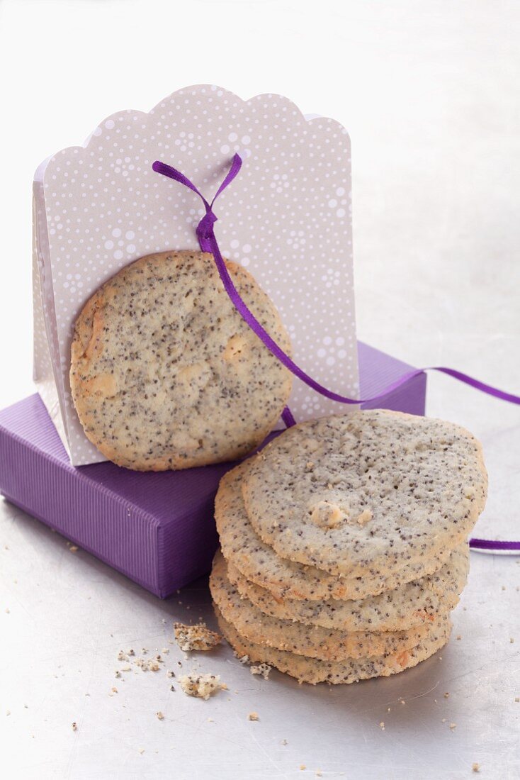 Poppy seed cookies with white chocolate