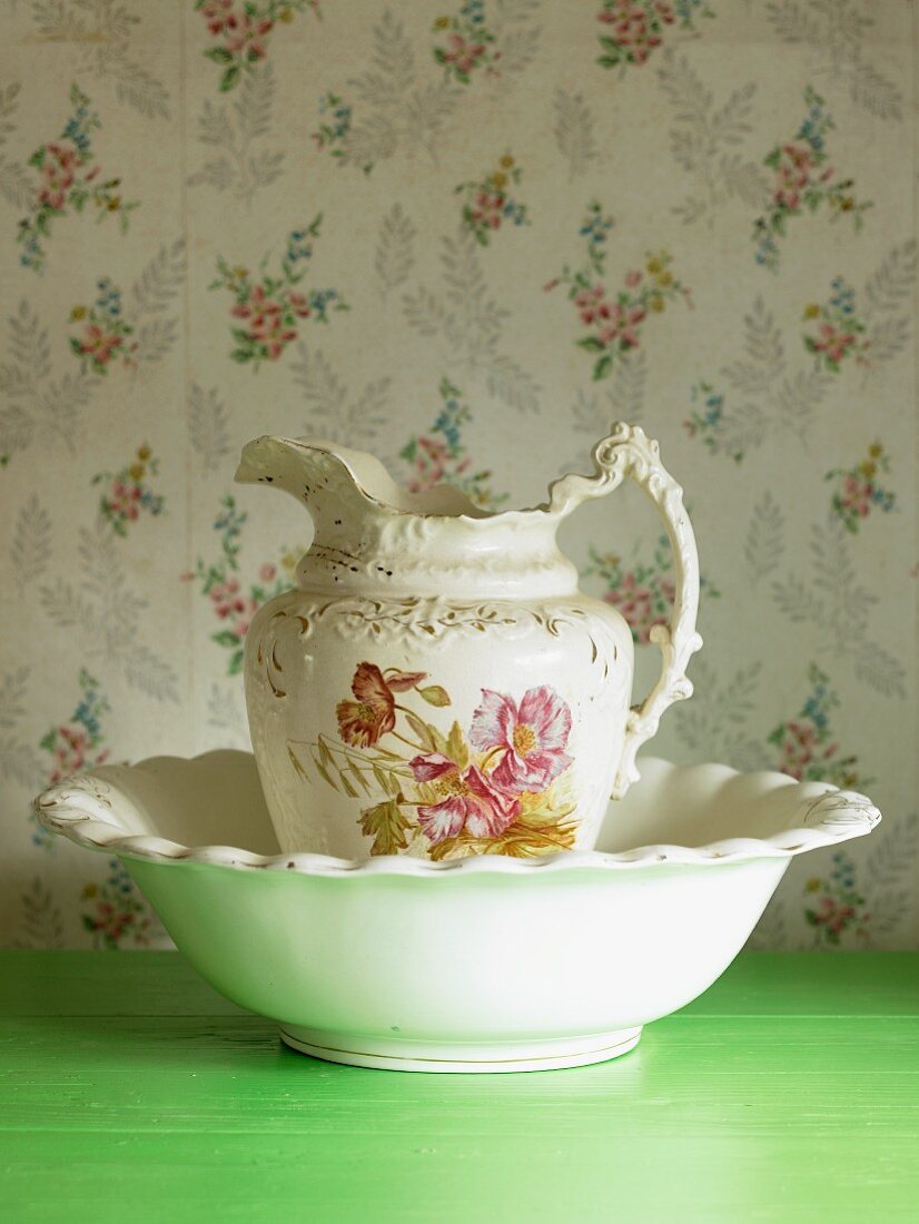 Ceramic pitcher & bowl washstand set