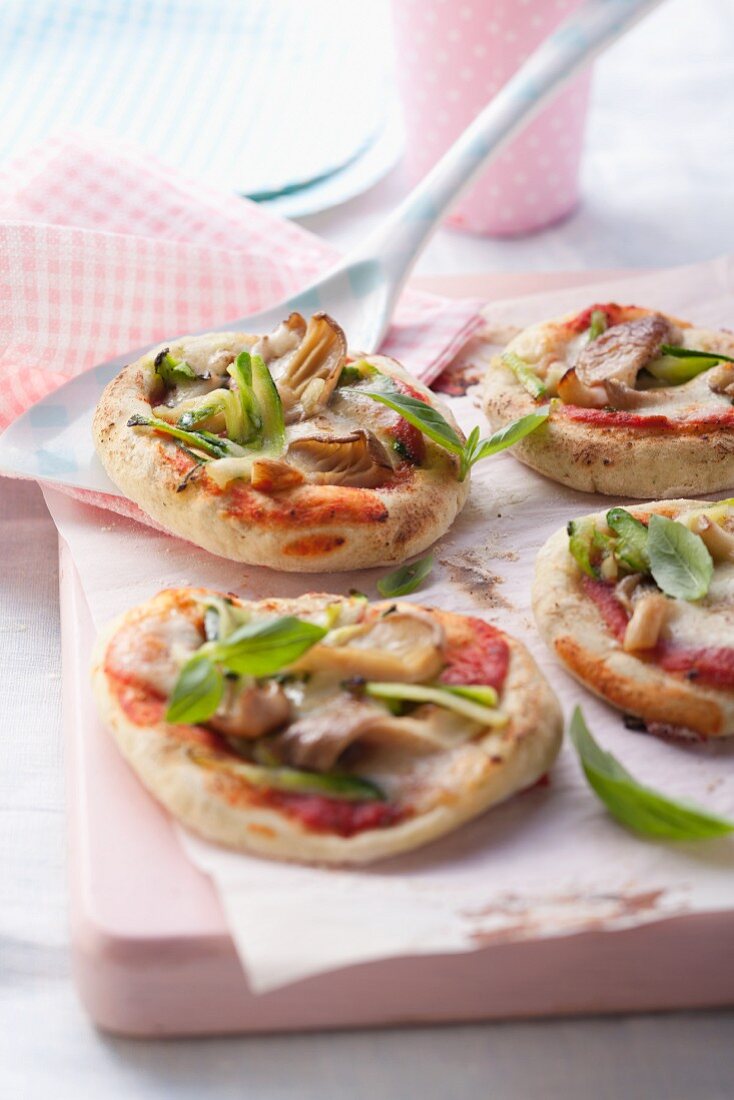 Minipizzen mit Gemüse