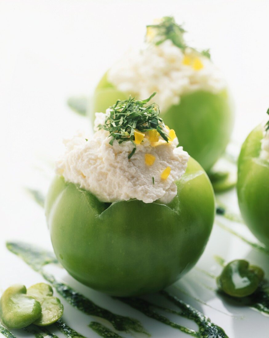 Green tomatoes stuffed with ricotta