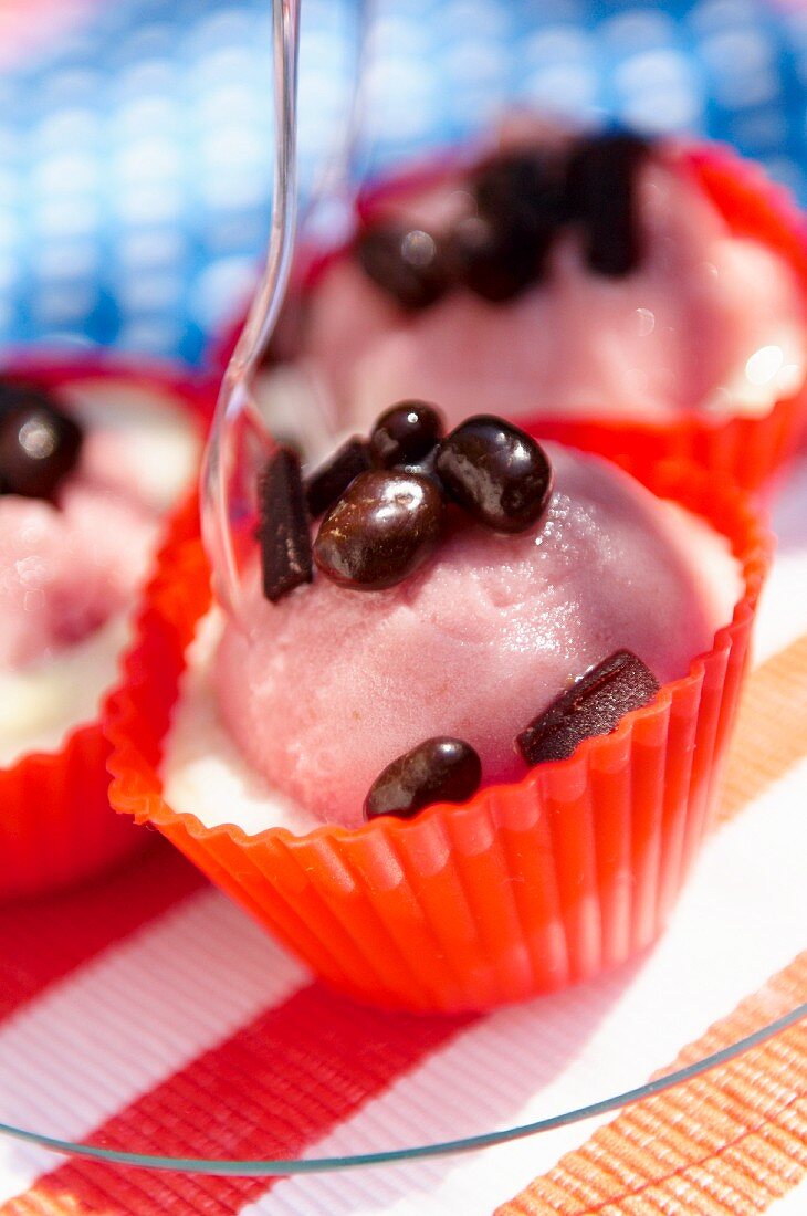 Eis-Cupcakes mit Schokobonbons