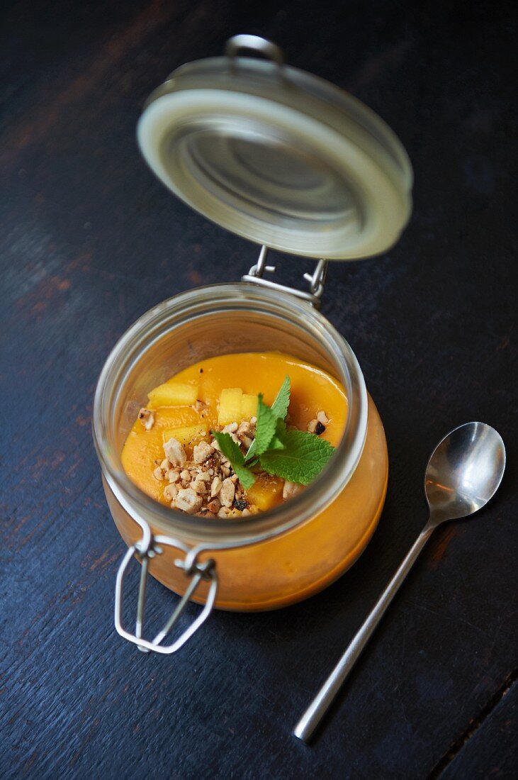 Mango panna cotta with fresh mint