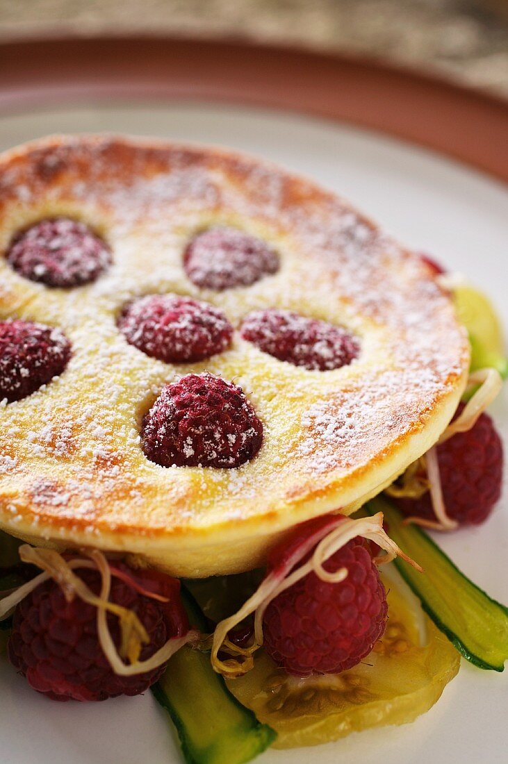 Soufliertes Quarkgratin mit Tomaten und Basilikumsorbet