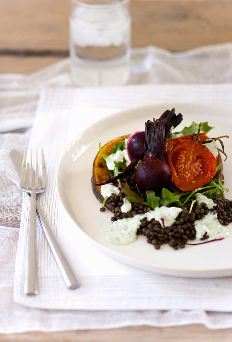 Linsensalat mit gebratenem Gemüse