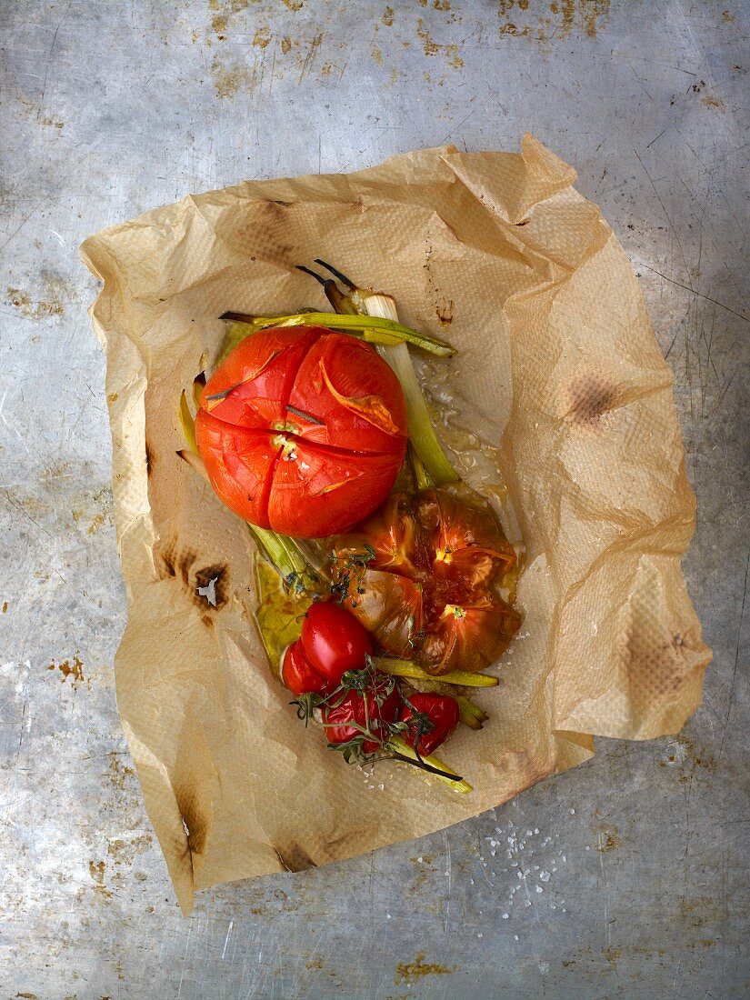 Tomatoes roasted in foil