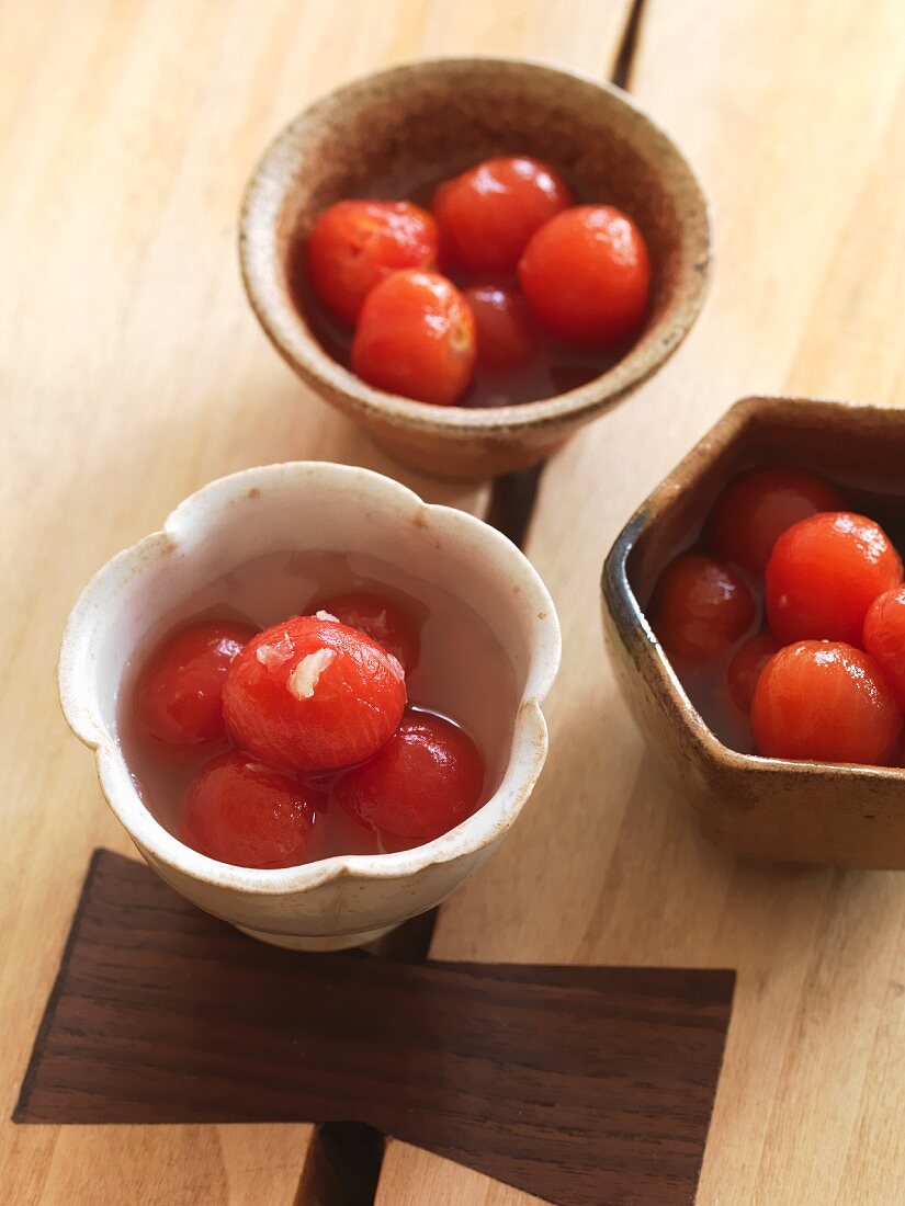 Preserved cherry tomatoes in honey, lemon juice and sake (Japan)