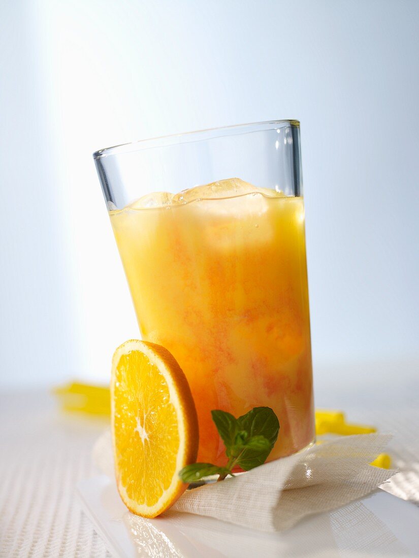Banana-orange cocktail