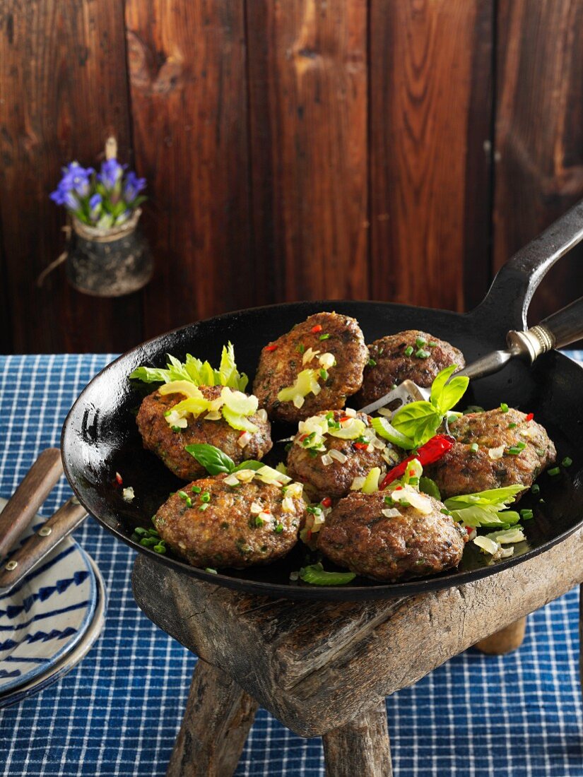 Berner Hacktäschli (Austrian minced meat patties)