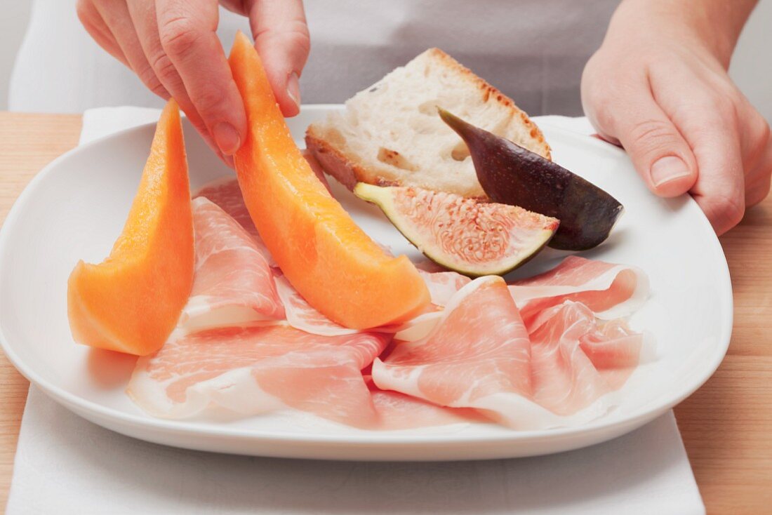 Prosciutto, melone e fichi (Parma ham with melon and figs)