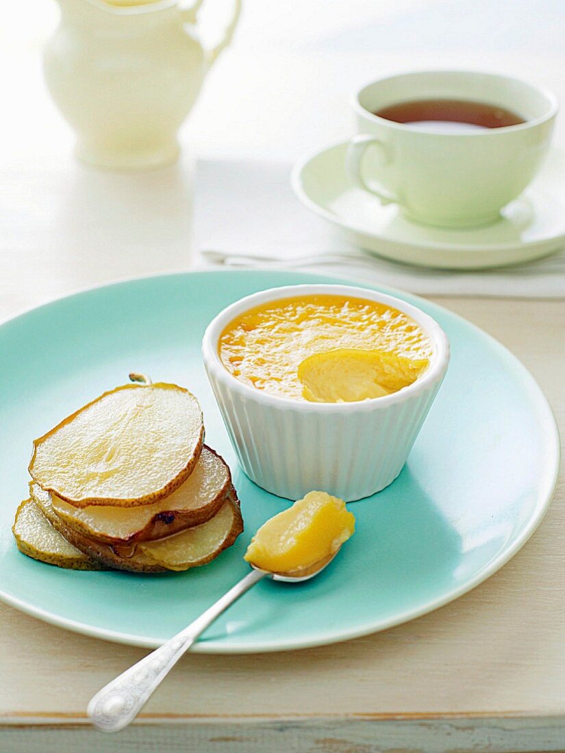 Baked custard and pears