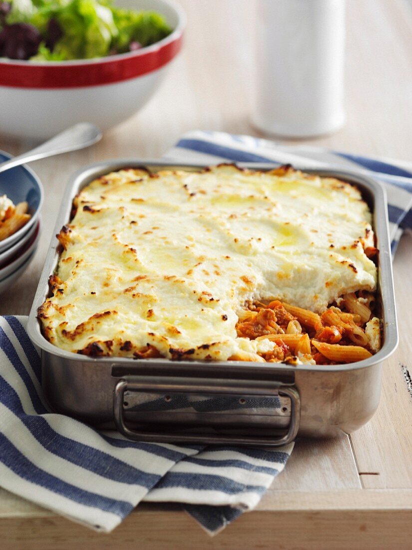 Pasta bake with penne and minced meat