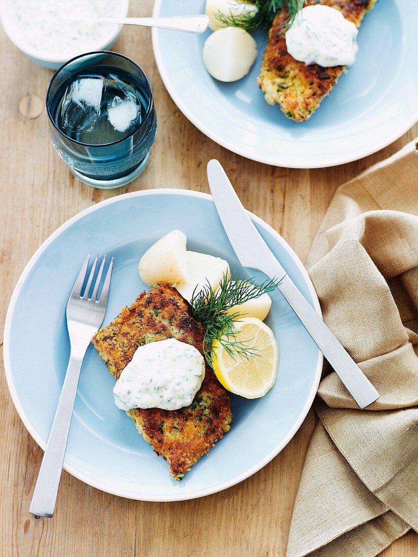 Fish fillet with a herb crust and sauce tartare