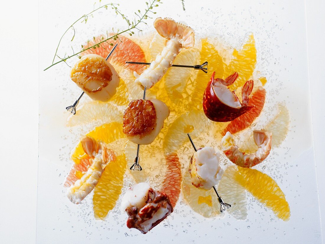 Scallop salad with lobster and grapefruit