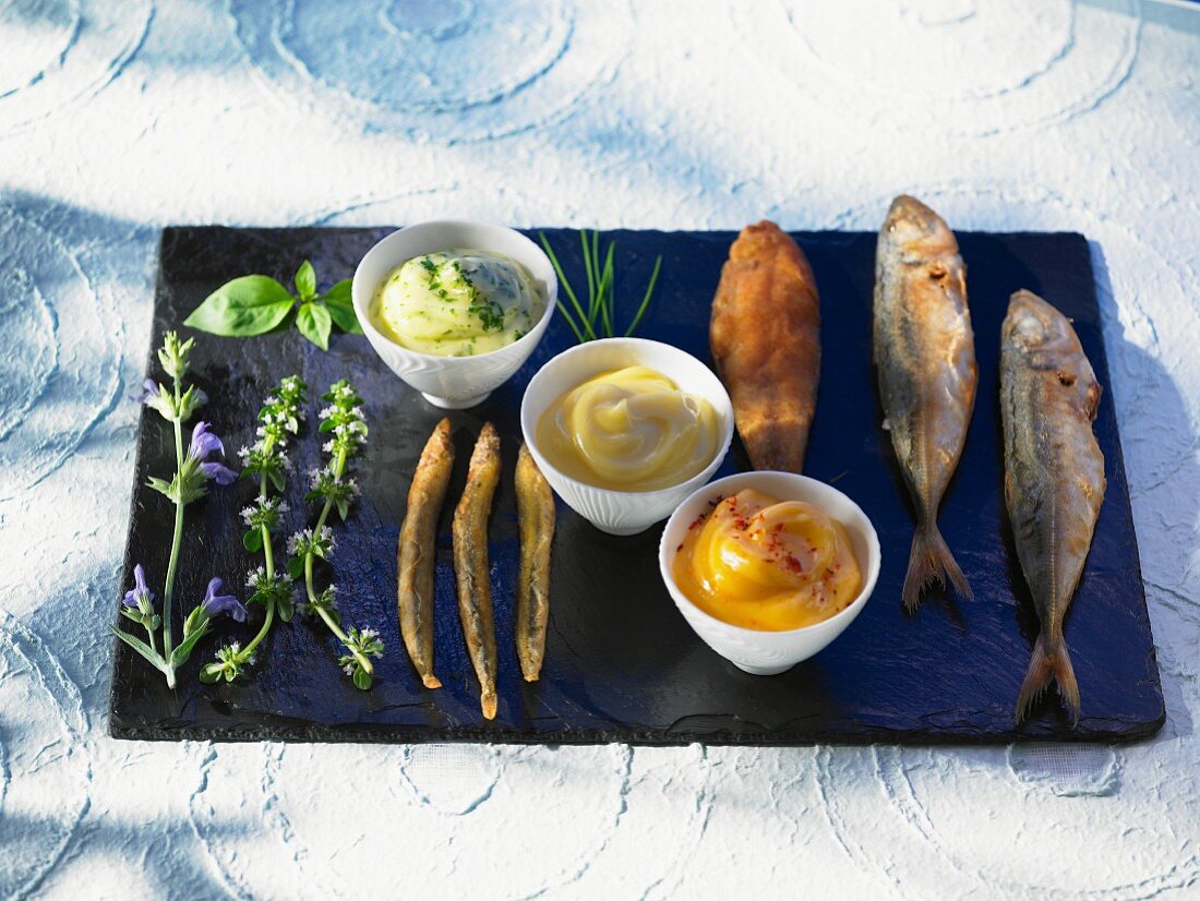 Sardinen, Anchovis und junge Makrelen mit Mayonnaise