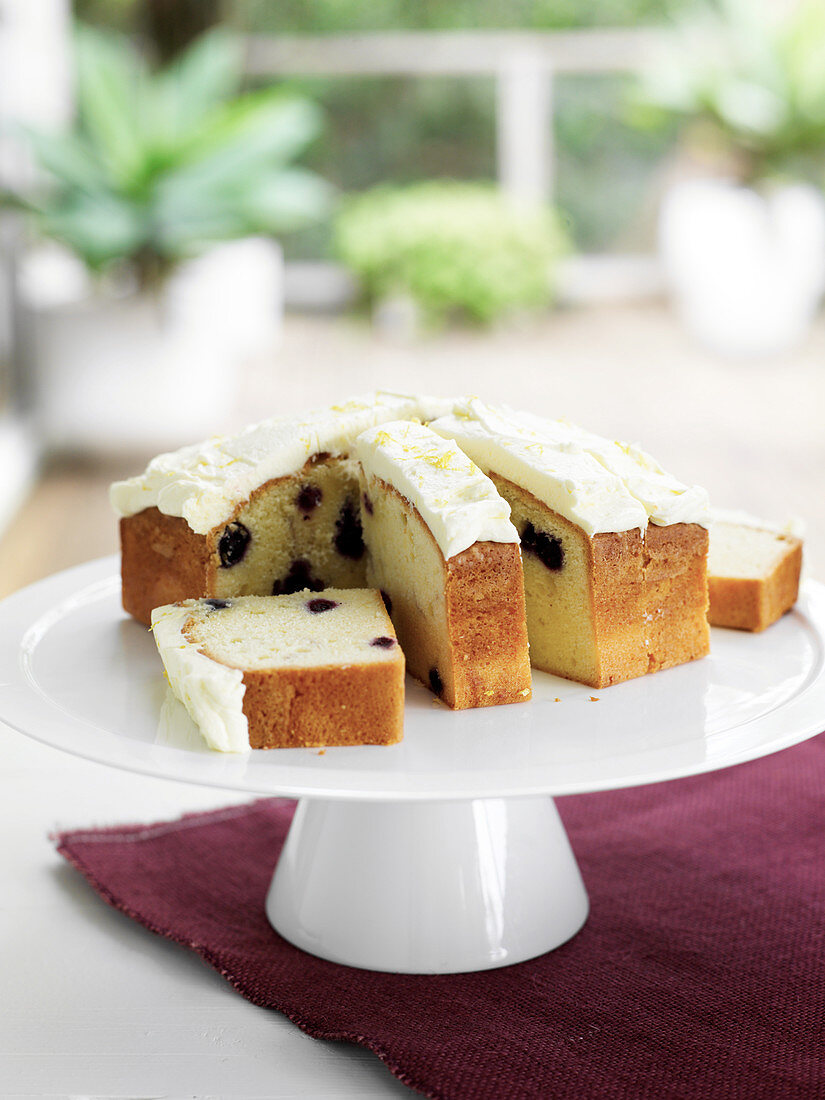 Sauerrahmkuchen mit Heidelbeeren