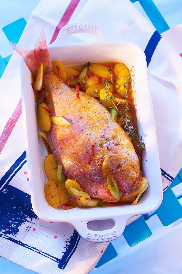 Bream with potatoes and thyme (Spain)