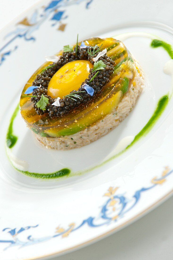 Zitrusfrüchtegelee mit Kaviar und Ei