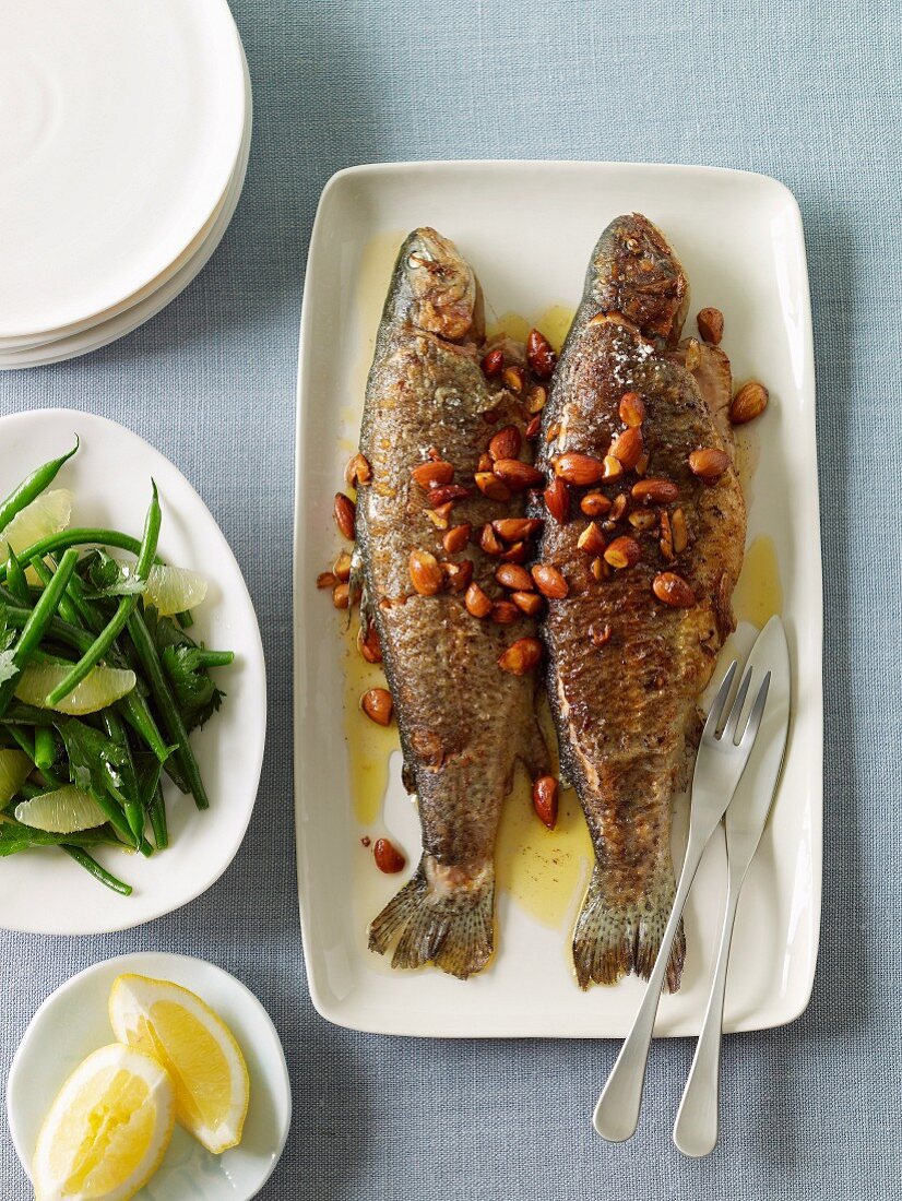 Baked trout with almonds