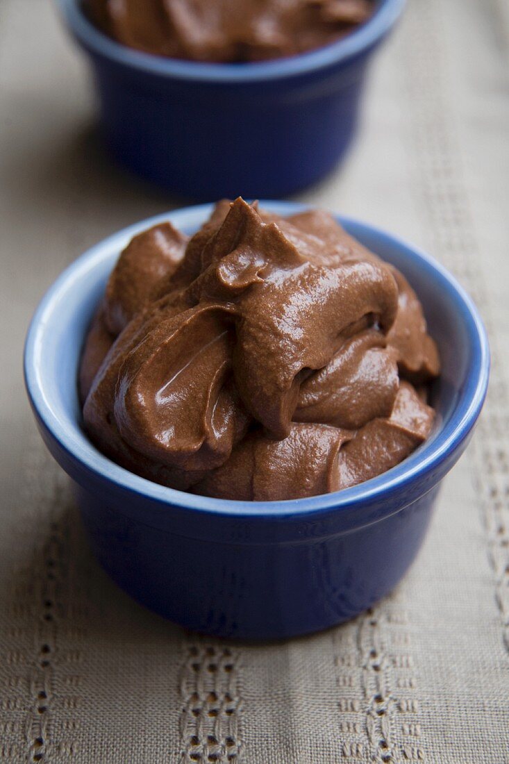 Mousse au Chocolat in Dessertschälchen