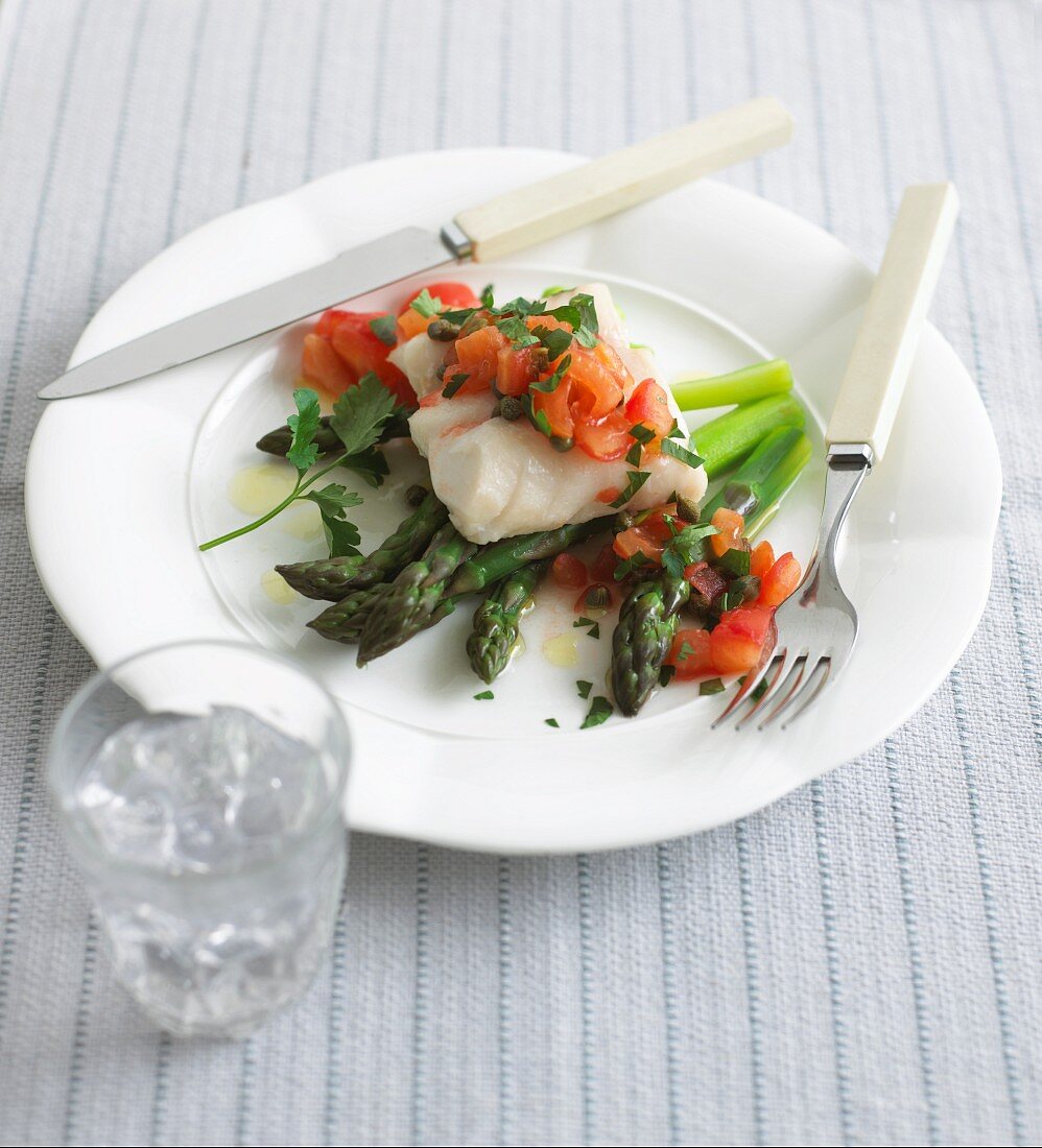 Cod fillet with tomato salsa and asparagus