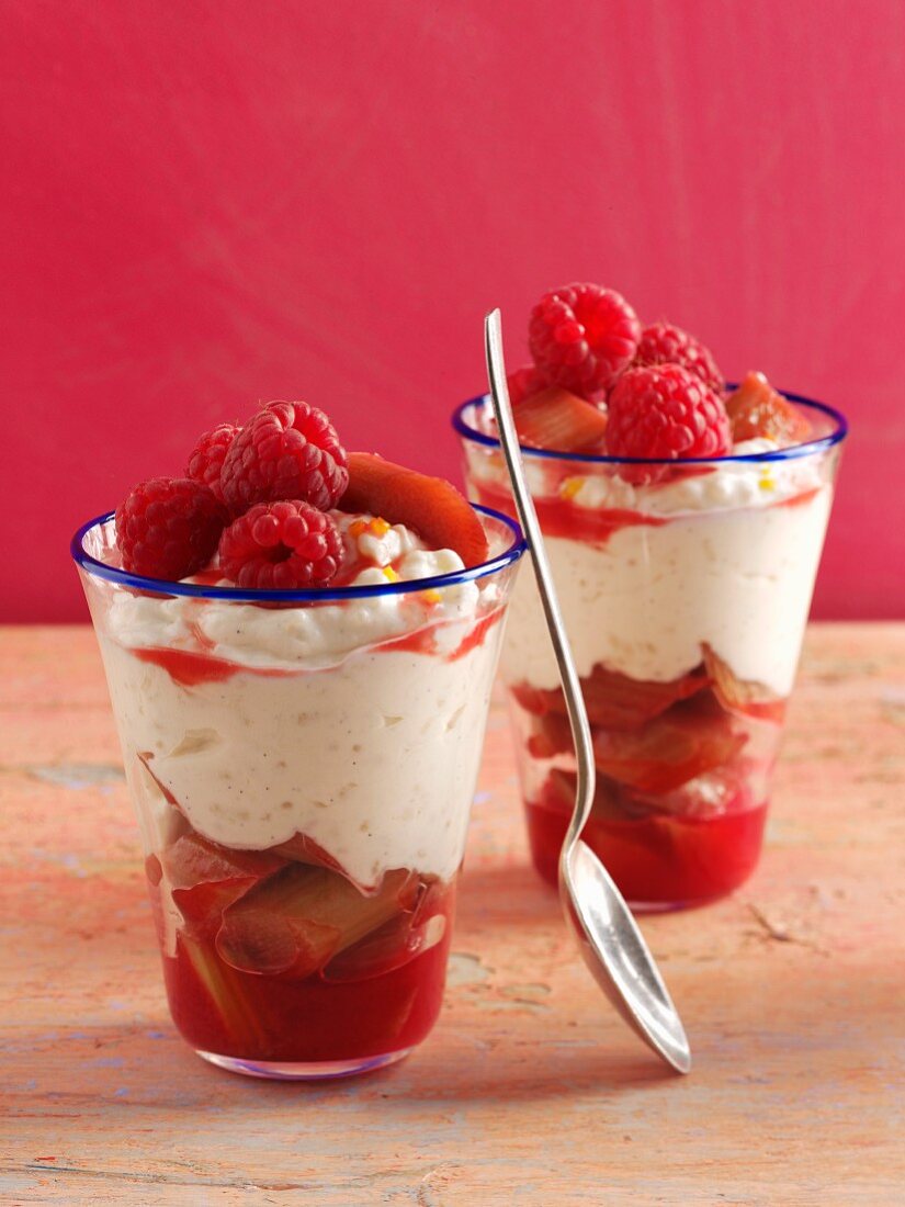 Rice pudding with rhubarb and raspberries