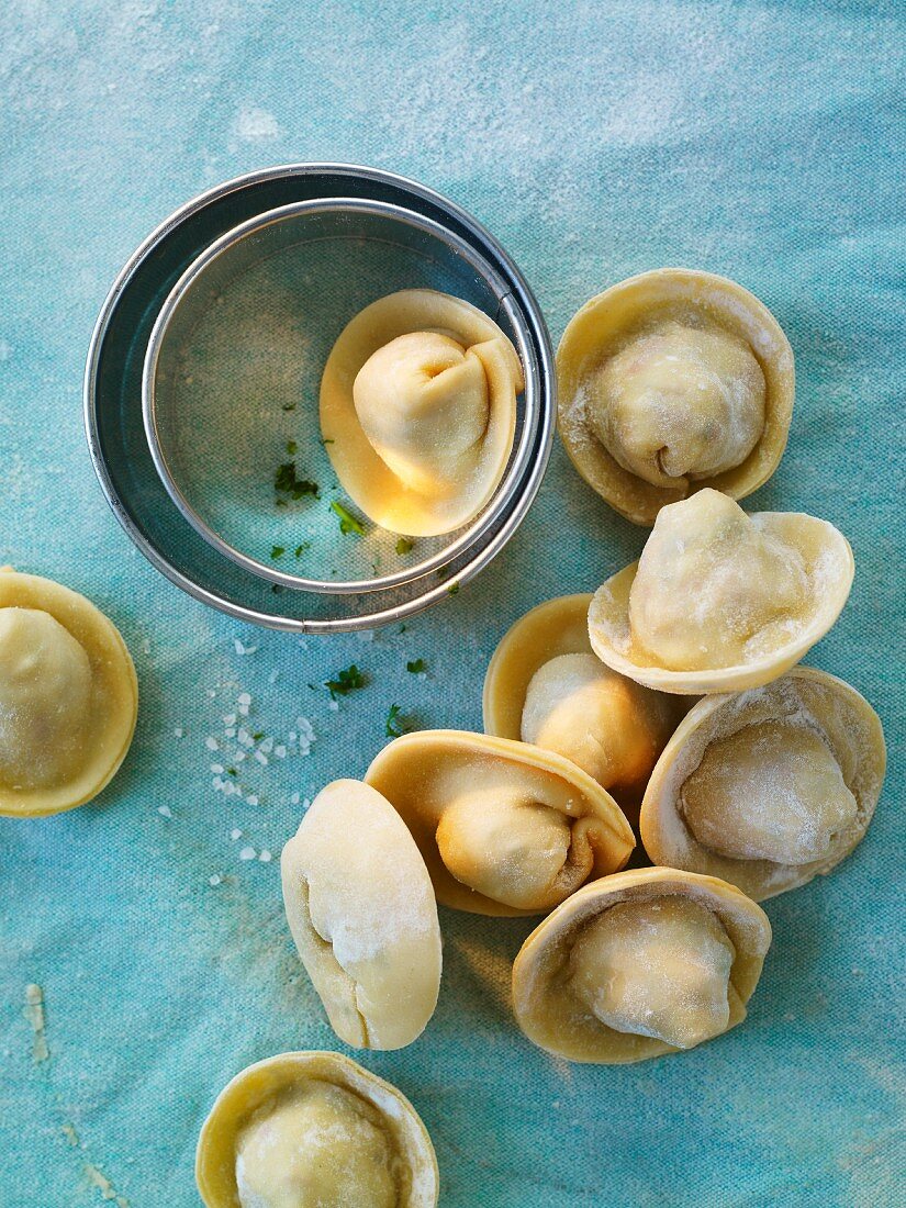 Cappeletti ai finferli e rosmarino (stuffed pasta, Italy)